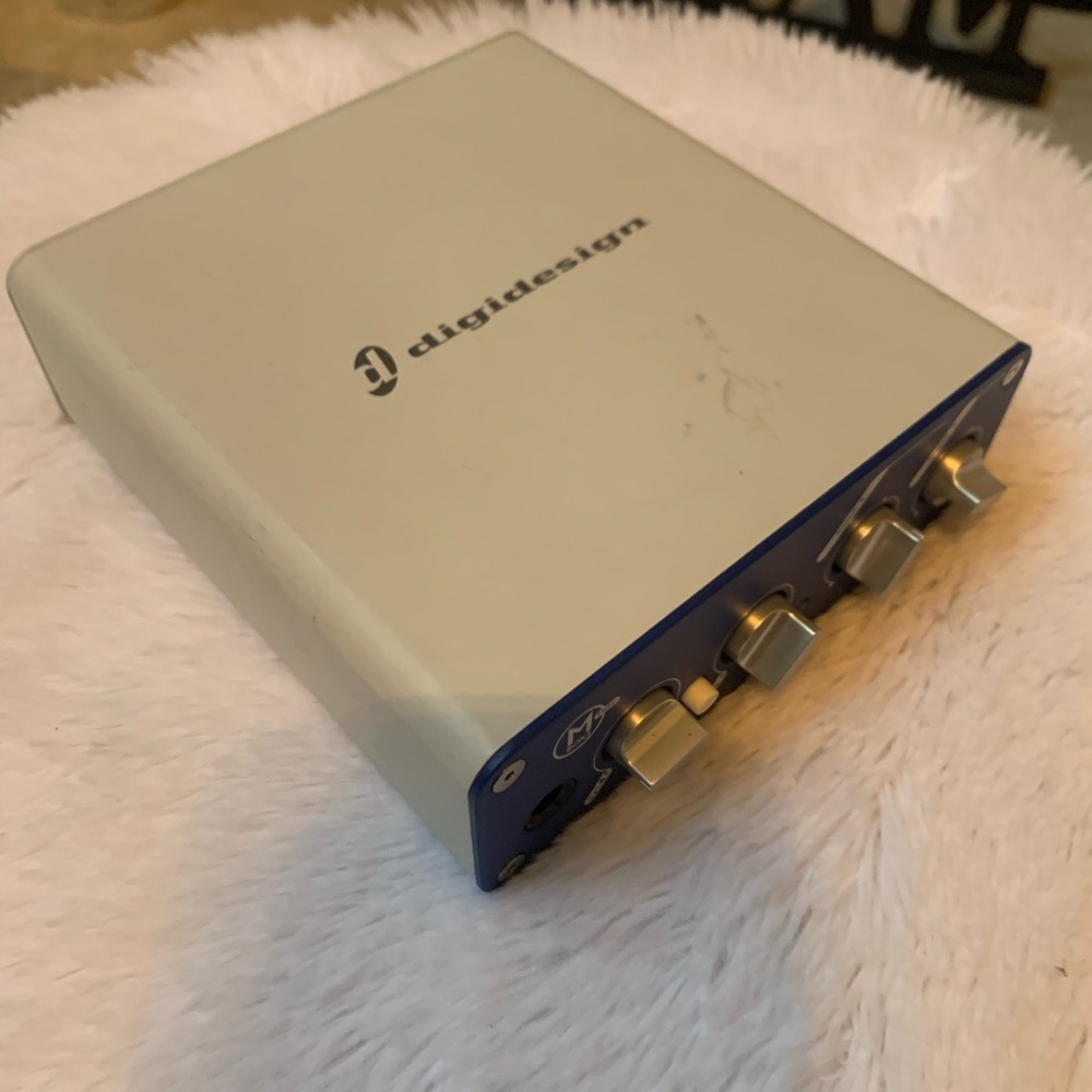 Protools M Box - Picture 4 of 6